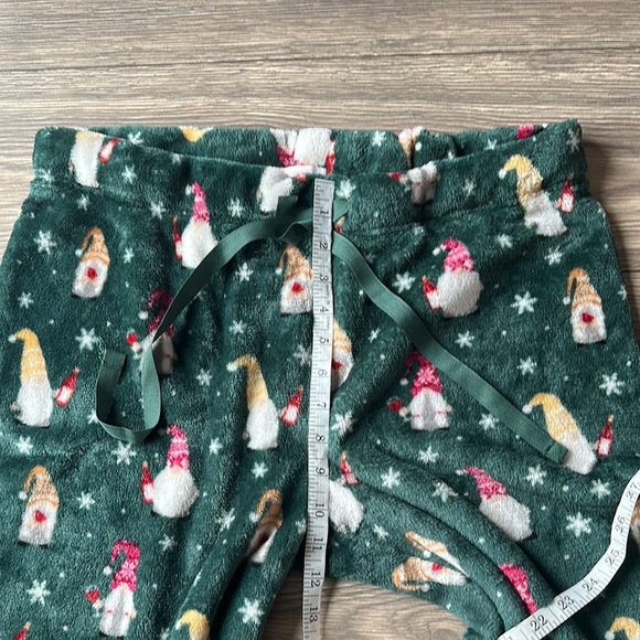 Daydreamer Green Festive Pajama Bottoms with Cozy Details - Picture 7 of 7